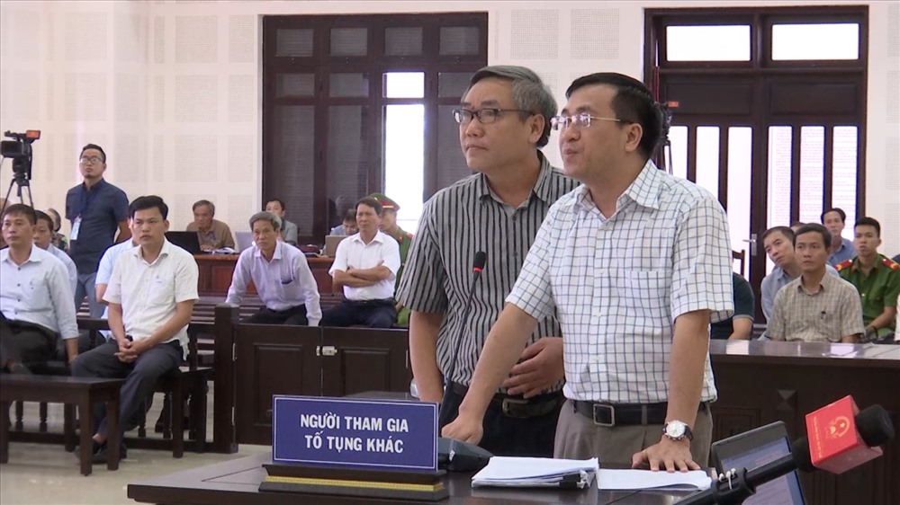 Cục Điều tra chống buôn lậu Tổng cục Hải quan - cơ quan khởi tố vụ án này, có mặt tại phiên tòa sơ thẩm lần 4. Ảnh: VÕ LINH