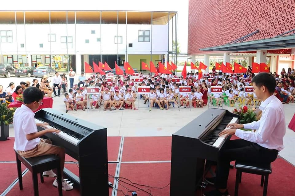 Chương trình văn nghệ tại lễ khai giảng của Trường Hội nhập Quốc tế iSchool năm học 2019 - 2020. Ảnh: FB Dương Thu Trang