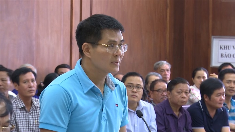 Quan chức thuộc Tổng cục Hải quan có mặt tại phiên tòa phúc thẩm xử tại Đà Nẵng. Ảnh: Võ Quốc