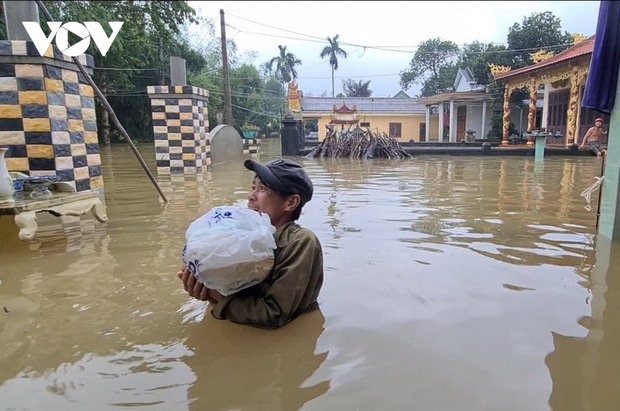 Tính đến 23h ngày 13/10, số người chết cho bão lũ tăng lên 36, còn 12 người mất tích, nhiều địa phương đề xuất xin hỗ trợ khẩn cấp gạo và nhu yếu phẩm để cứu đói.