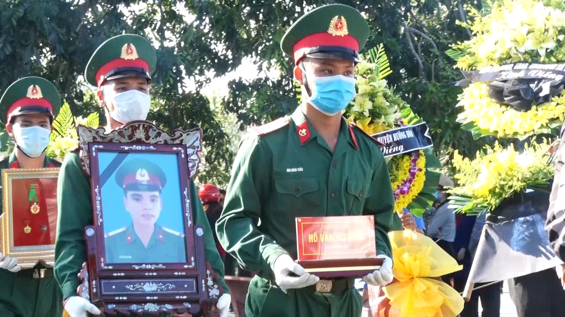 Liệt sỹ Hồ Văn Nguyên được truy điệu và an táng tại Nghĩa trang Liệt sỹ huyện Hướng Hóa