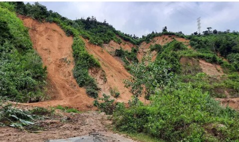 Các huyện miền núi Quảng Nam đang bị sạt lở nặng