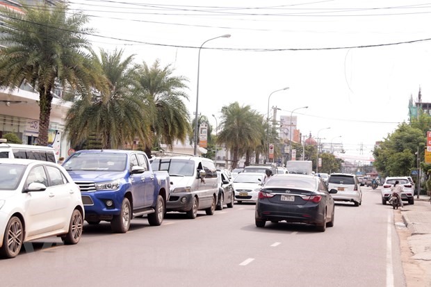 Dù lưu lượng xe khá cao nhưng đường phố tại thủ đô Vientiane ít khi bị tắc nghẽn.