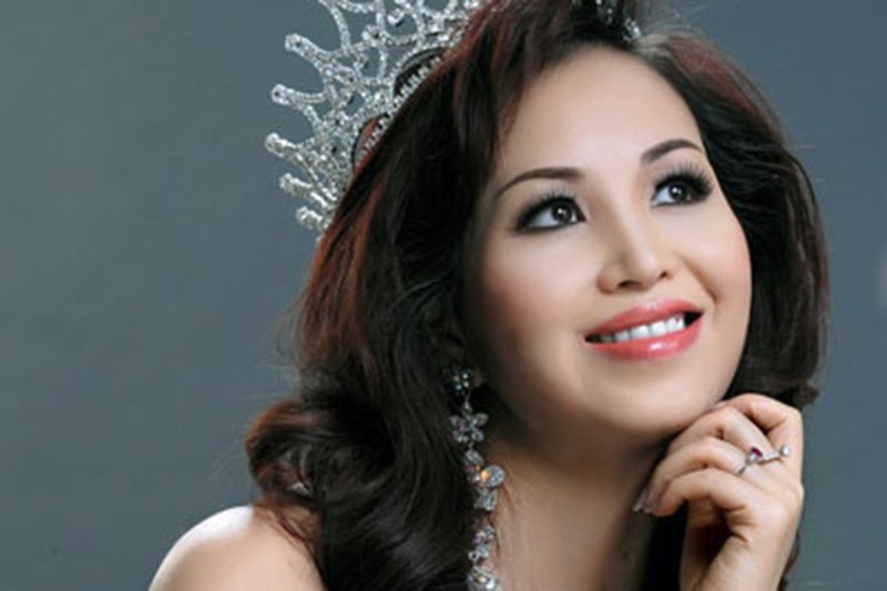Bên cạnh nhan sắc xinh đẹp, Hoa hậu Diệu Hoa còn được ghi vào sách kỷ lục Việt Nam với tư cách “Hoa hậu thông thạo nhiều thứ tiếng nhất” khi nói được 5 ngôn ngữ (Nga, Pháp, Anh, Ấn Độ, Thái Lan).