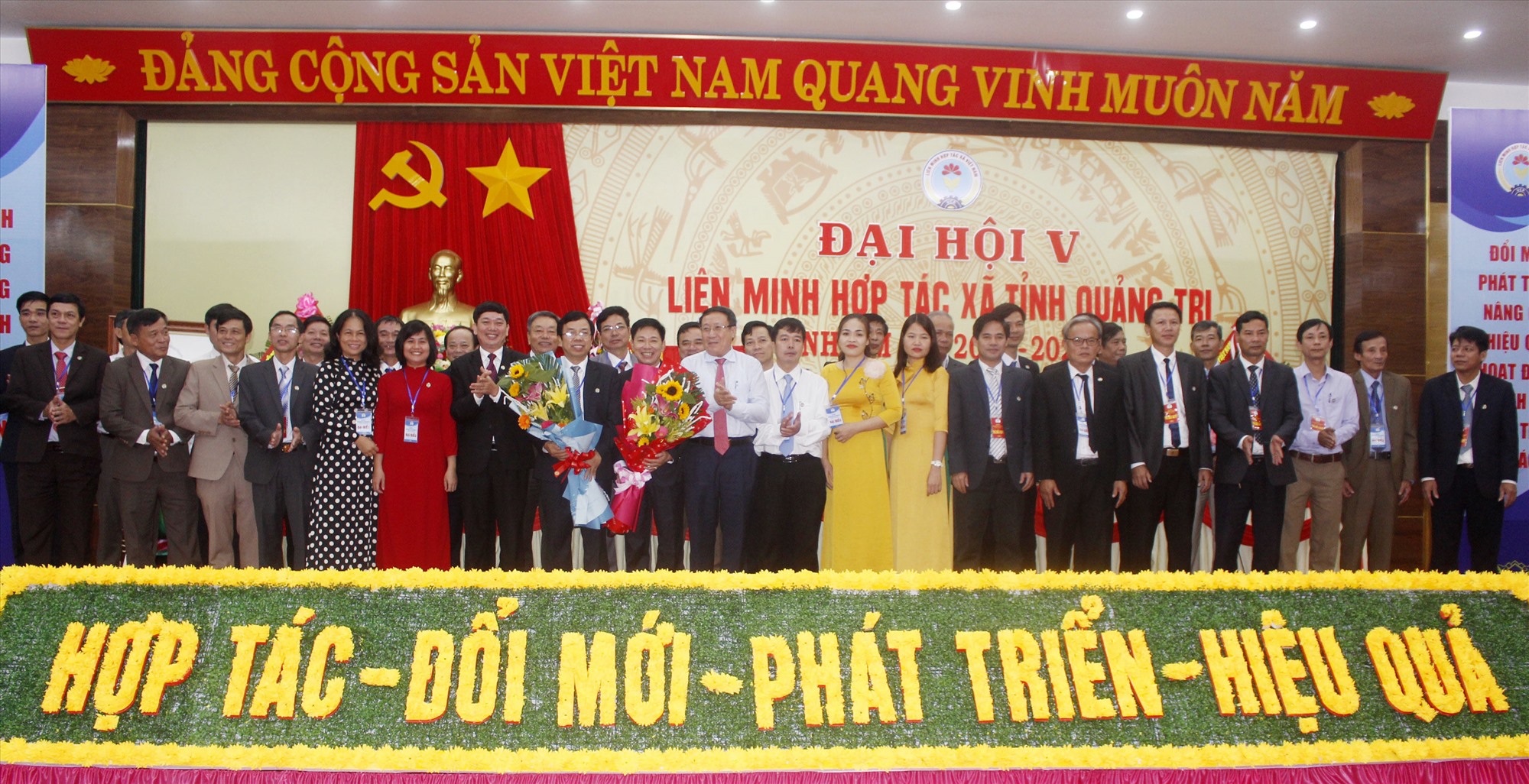 Ban Chấp hành Liên minh HTX tỉnh Quảng Trị nhiệm kỳ 2020-2025 ra mắt nhận nhiệm vụ- Ảnh: Thanh Hải