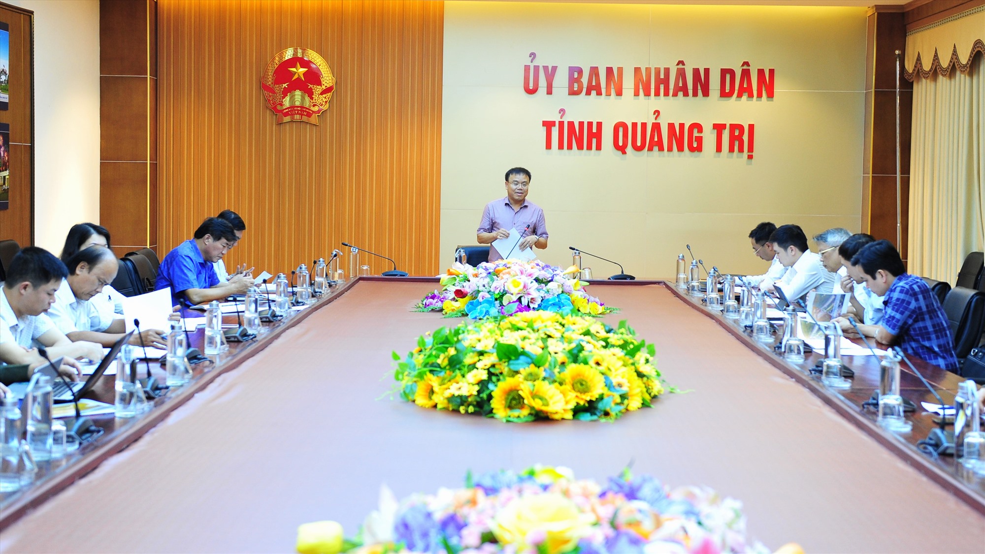 Phó Chủ tịch UBND tỉnh Lê Đức Tiến phát biểu tại buổi làm việc - Ảnh: Trần Tuyền