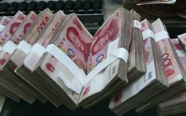 Các quan chức Trung Quốc liên tục “bơm” thanh khoản vào thị trường tài chính để giải cứu doanh nghiệp. Ảnh: Internet