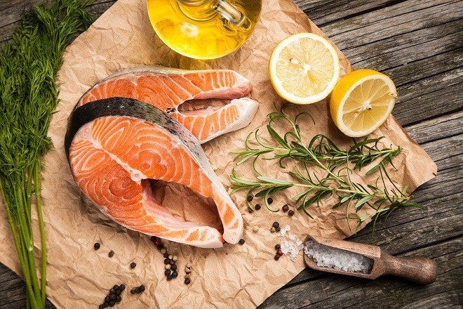 Thành phần dinh dưỡng có trong cá hồi rất tốt cho quá trình thụ thai. Ảnh: Vinmec.com