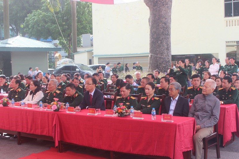 Tham dự buổi lễ khai mạc có các sĩ quan cao cấp Quân đội nhân dân Việt Nam và các lãnh đạo, cựu lãnh đạo nhà nước cấp cao.