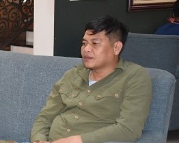 Cơ quan Cảnh sát điều tra Công an thành phố Ninh Bình lấy lời khai đối tượng Bùi Anh Tuấn