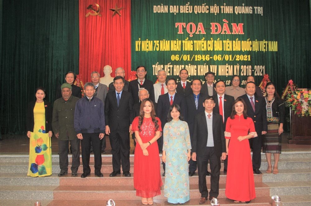 Các đại biểu tham dự tại buổi tọa đàm