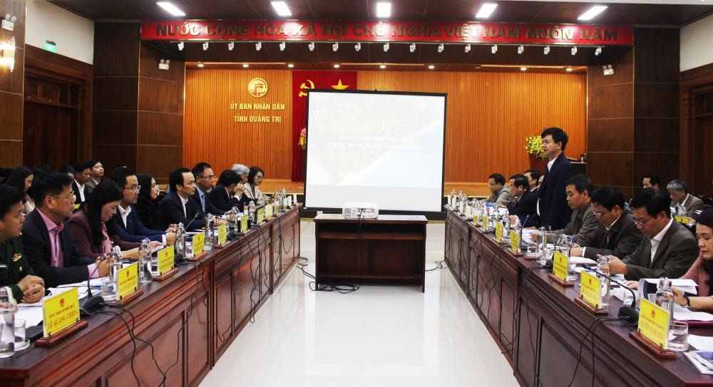 Bí thư Tỉnh ủy Lê Quang Tùng nhấn mạnh, Ban Thường vụ Tỉnh ủy chấp thuận phương án gộp 3 dự án của nhà đầu tư thành dự án Khu đô thị mới Gio Linh 1 - Ảnh: T.T