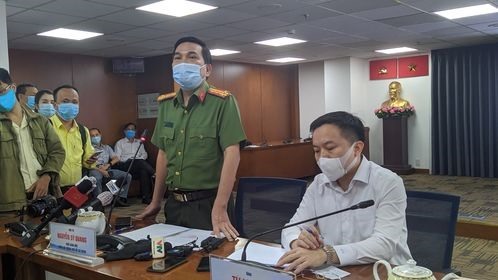 Đại tá Nguyễn Sỹ Quang (Phó giám đốc Công an TPHCM) trả lời PV Báo Lao Động.
