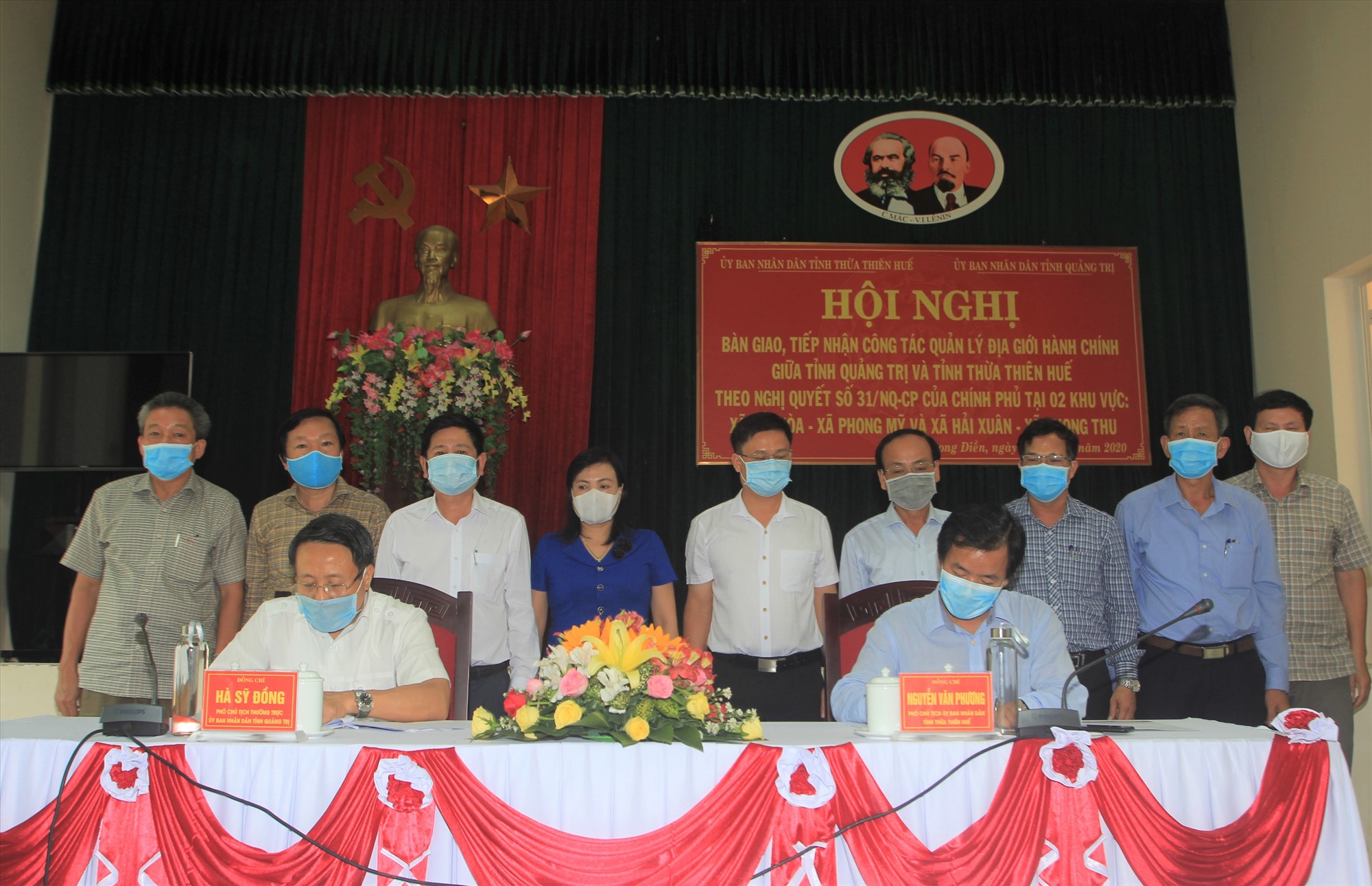 Lãnh đạo hai tỉnh Quảng Trị - Thừa Thiên- Huế ký kết biên bản thống nhất quản lý đường ĐGHC theo Nghị quyết số 31 của Chính phủ