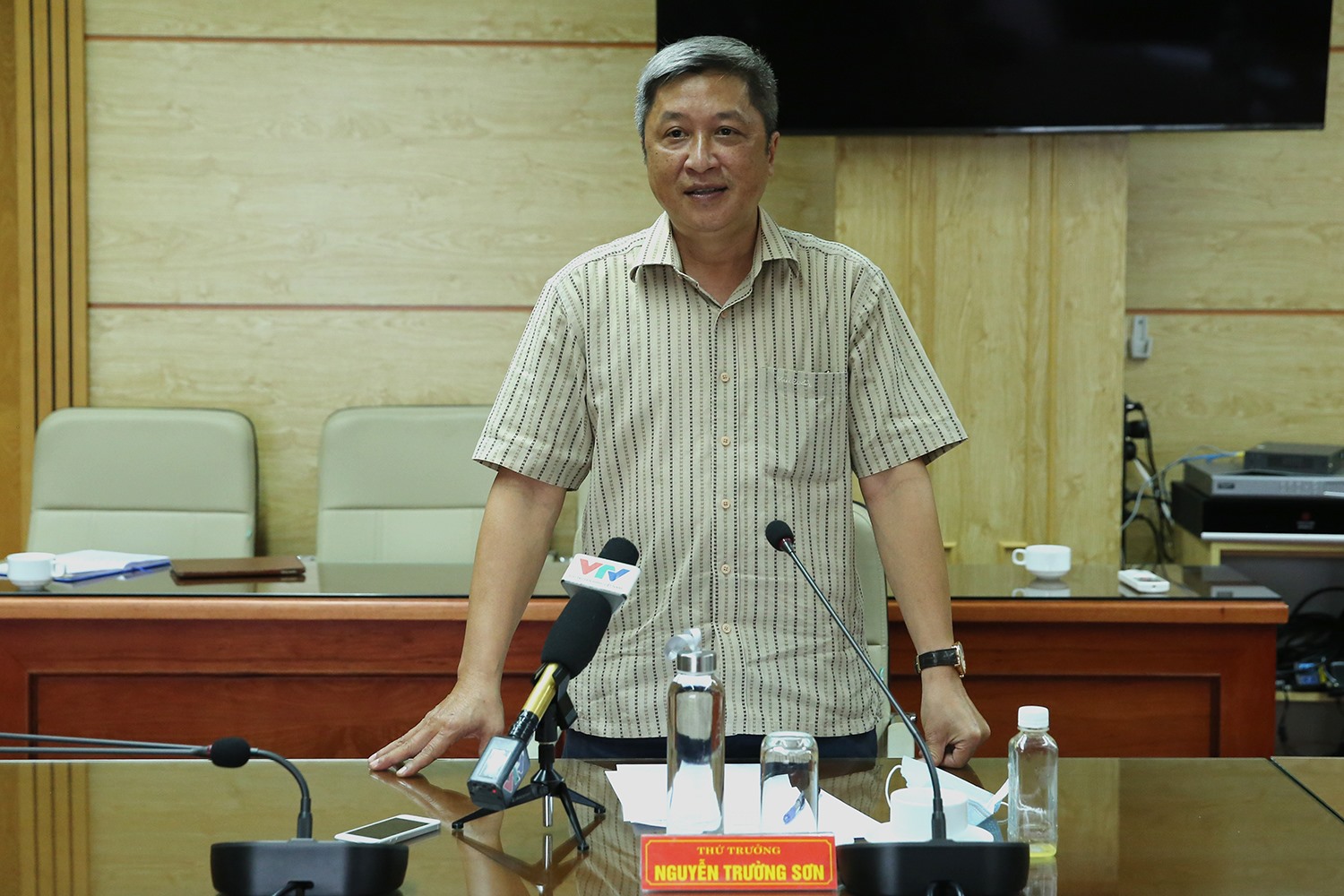 Thứ trưởng Bộ Y tế Nguyễn Trường Sơn. Ảnh: VGP/Đình Nam