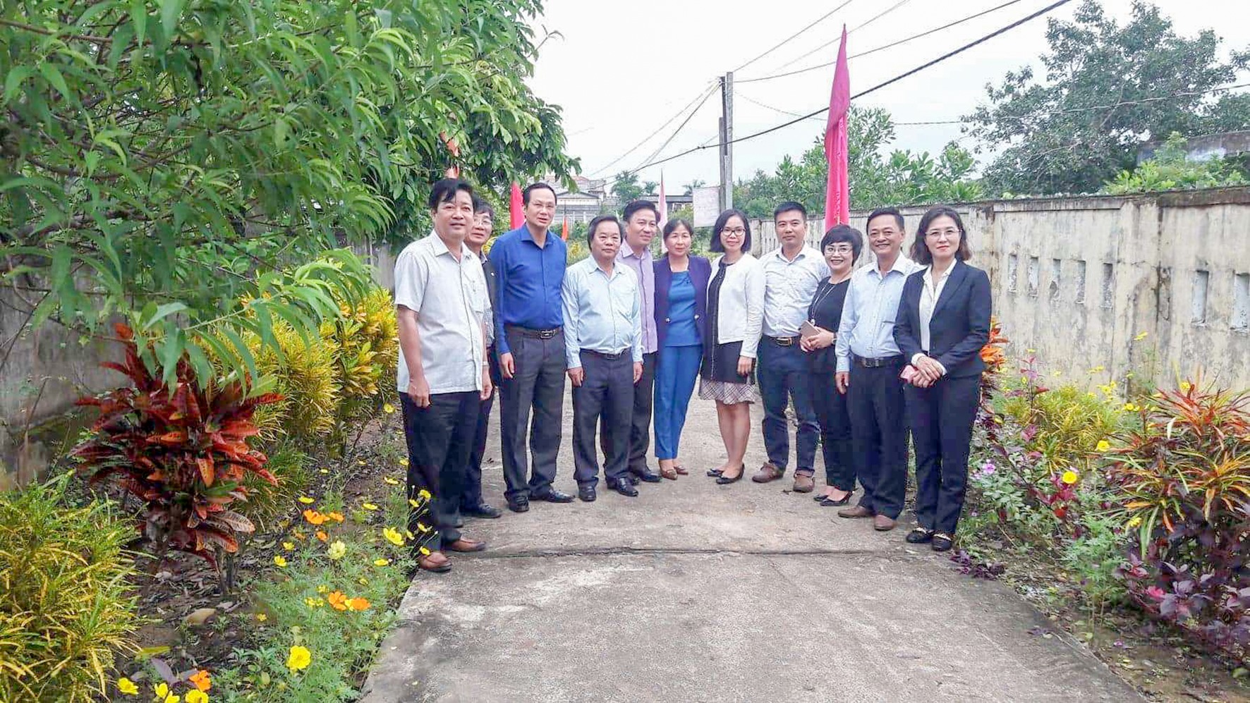 Lãnh đạo huyện Cam Lộ cùng Tổ công tác liên ngành Trung ương khảo sát thực tế xây dựng nông thôn mới tại huyện Cam Lộ