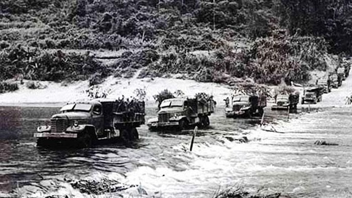 Vượt đường Trường Sơn vào chiến trường năm 1972. (Ảnh: Tư liệu/TTXVN)