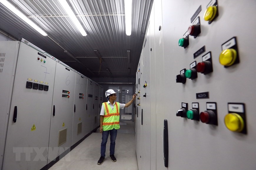 Khu vực lắp đặt tủ điều khiển điện, (ITS) giao thông thông minh trong hầm Hải Vân 2. (Ảnh: Huy Hùng/TTXVN)