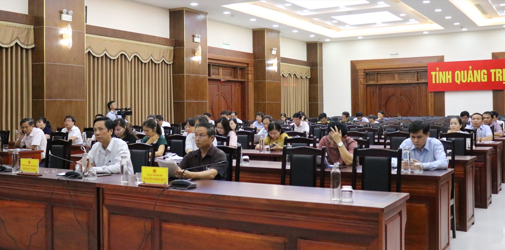 Các đại biểu tham dự hội nghị trực tuyến tại điểm cầu Quảng Trị -Ảnh: T.T