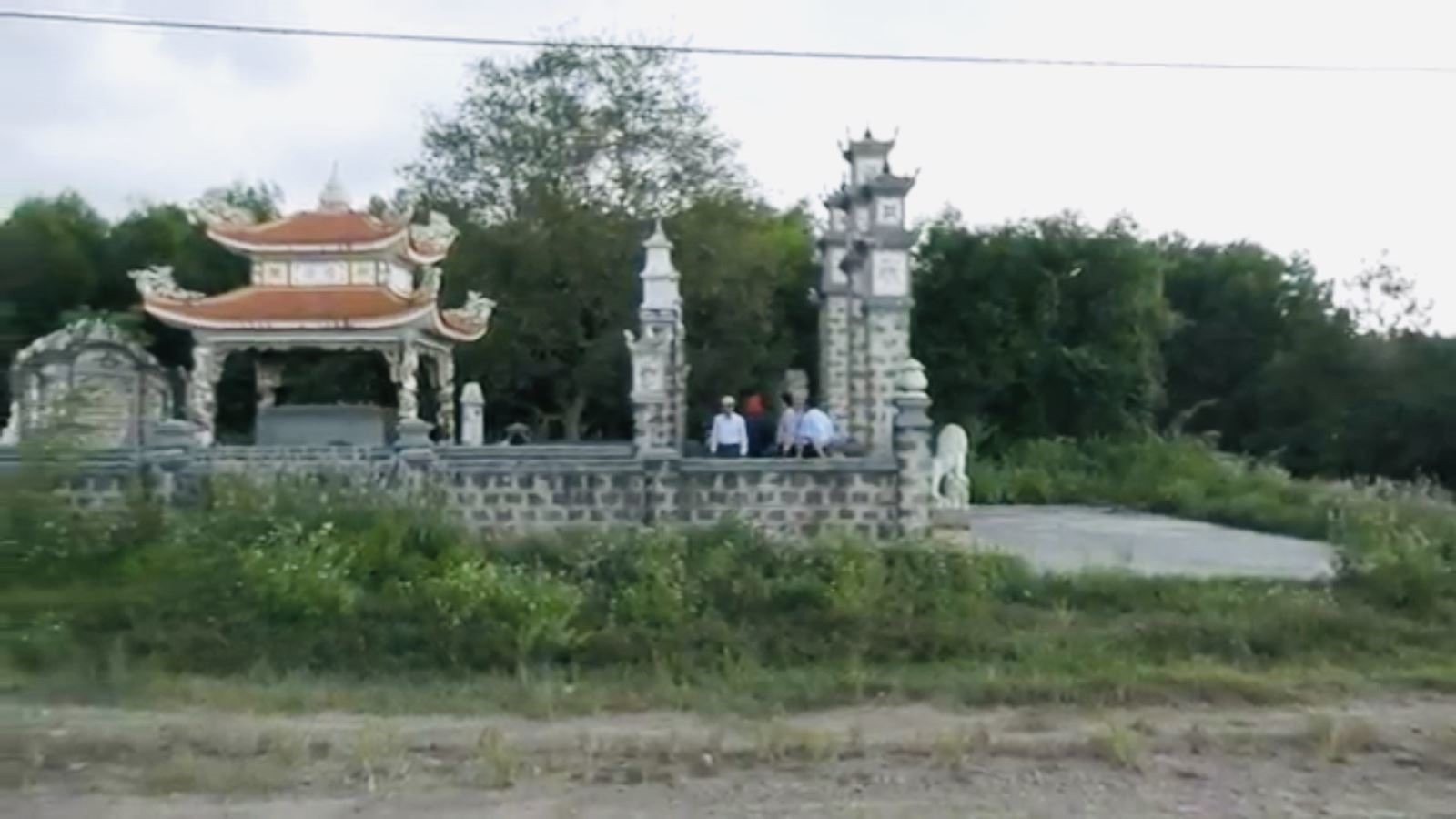 Lăng tiền khai khẩn làng Thượng Phước