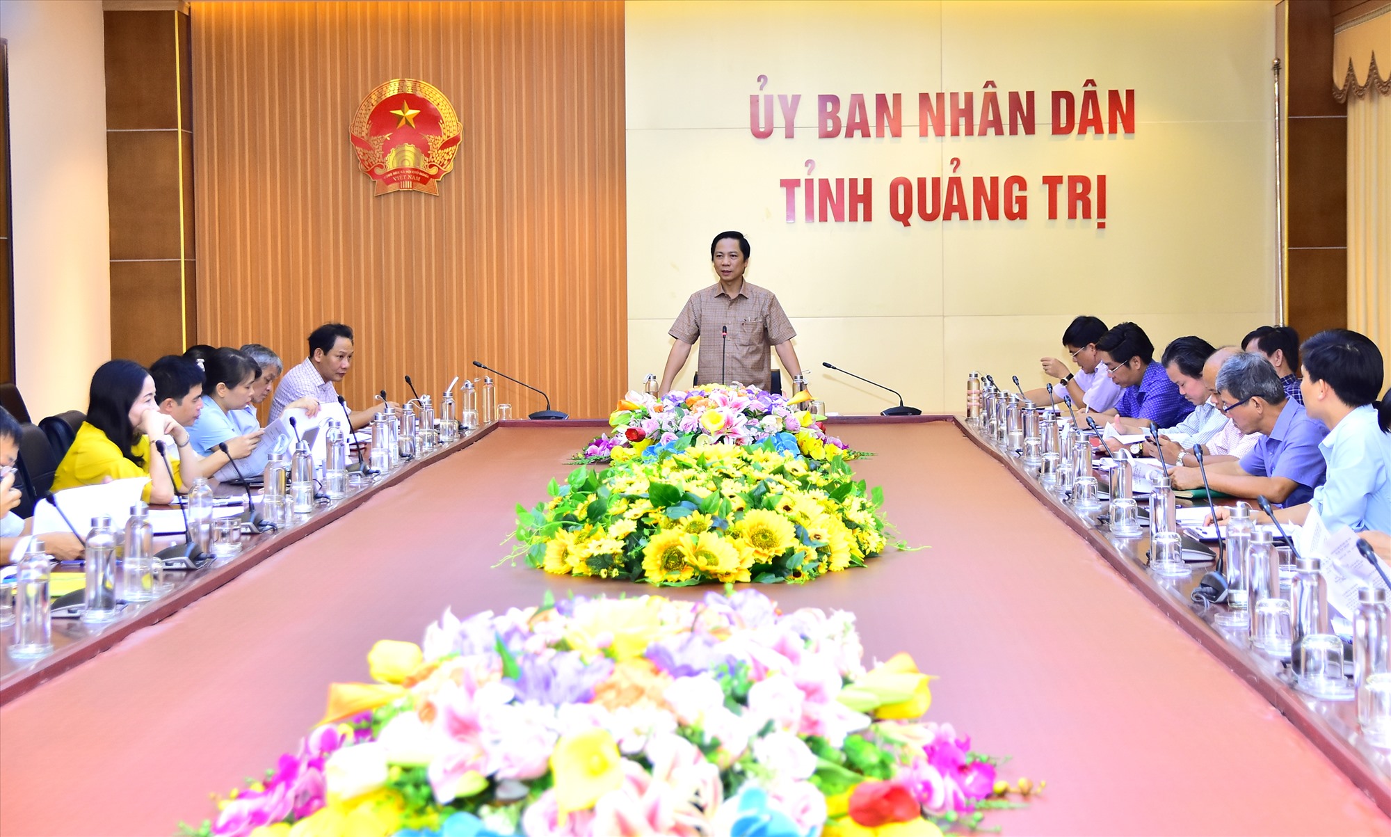 Phó Chủ tịch UBND tỉnh Hoàng Nam yêu cầu các sở, ngành, địa phương tiếp tục hành động quyết liệt hơn theo phương châm chỉ đạo của lãnh đạo tỉnh về phát triển du lịch - Ảnh: Trần Tuyền