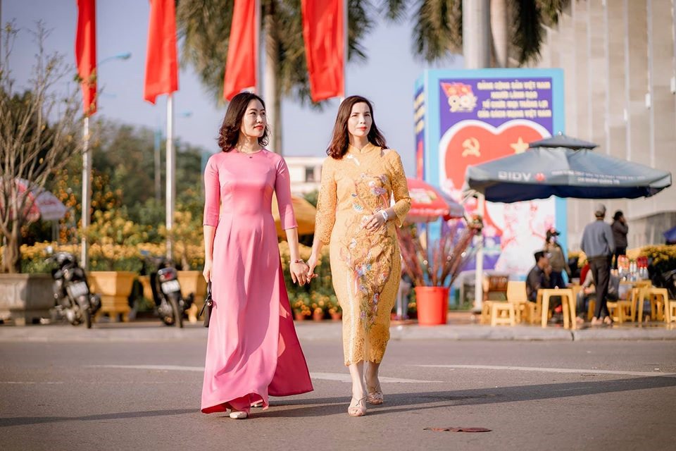 Áo dài luôn là trang phục mang đến vẻ đẹp truyền thống, gợi cảm cho người phụ nữ Việt. Ảnh: Nông Văn Dân