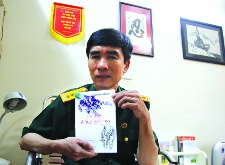 Đại tá - Nhà thơ Nguyễn Hữu Quý cùng cuốn trường ca “Hạ thủy những giấc mơ”