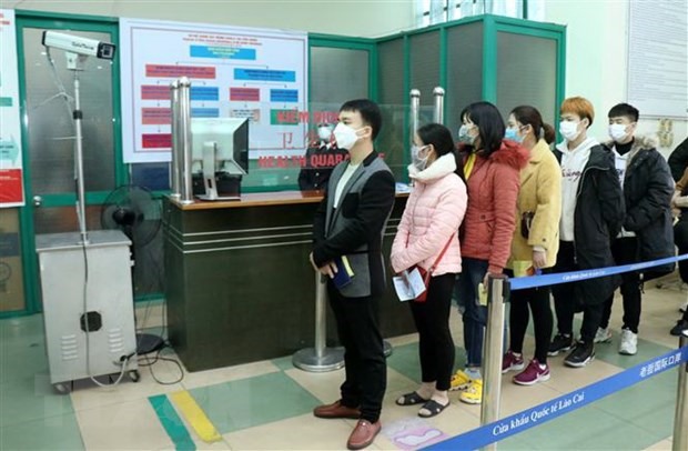 Tất cả các cư dân biên giới khi nhập cảnh vào Việt Nam đều phải qua kiểm tra hệ thống may soi thân nhiệt từ xa. (Ảnh minh họa. Quốc Khánh/TTXVN)