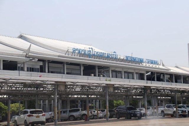 Sân bay quốc tế Wattay hiện đóng cửa với các chuyến bay quốc tế. Các trường hợp nhập cảnh Lào qua sân bay này đều là diện đặc biệt.