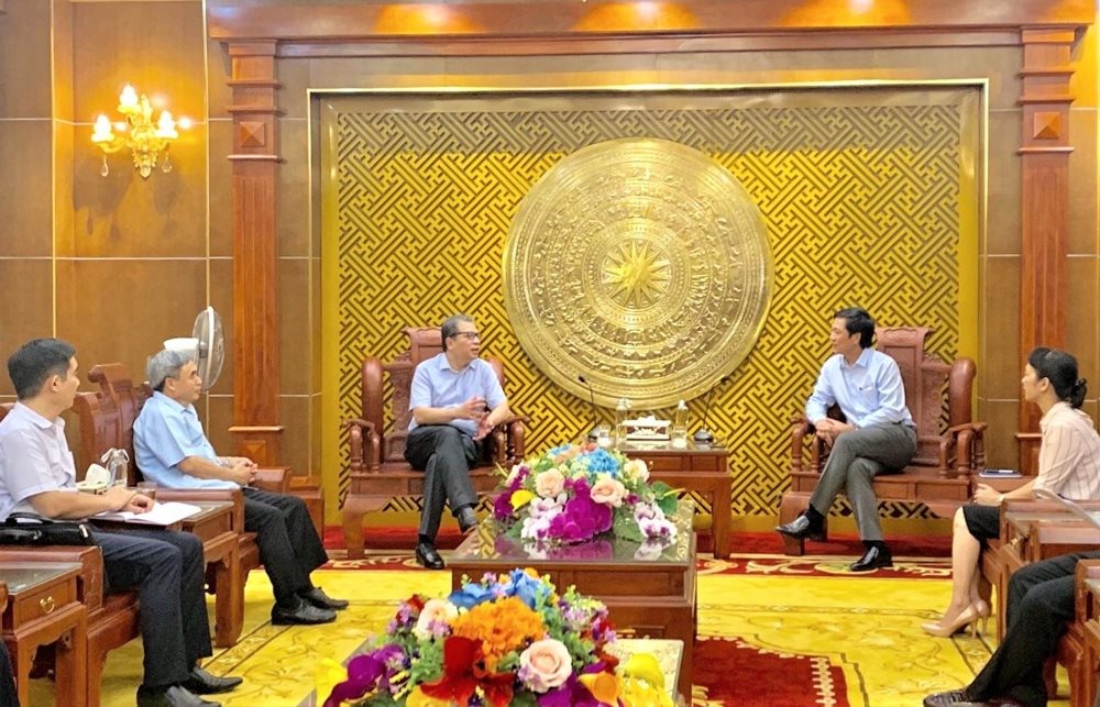 Thứ trưởng Bộ Ngoại giao Đặng Minh Khôi làm việc với lãnh đạo tỉnh Quảng Trị