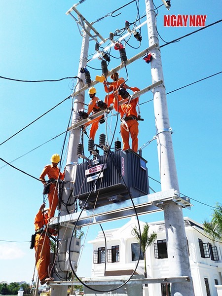 Thời gian qua, tiền điện đang là vấn đề gây bức xúc cho người dân. Ảnh: Xuân Thọ