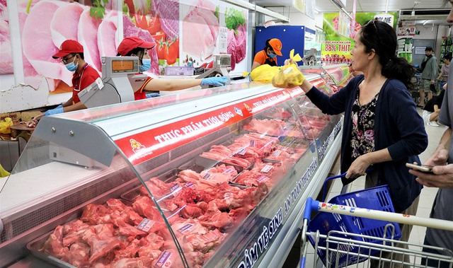 Thịt heo tại siêu thị có giá cao hơn từ 10.000-35.000 đồng/kg so với chợ dân sinh.