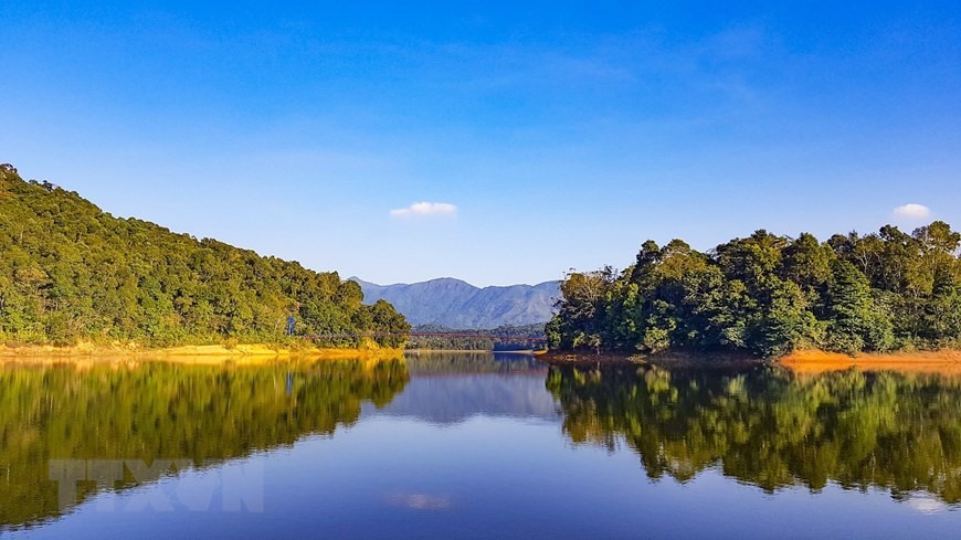 Hồ Pá Khoang (Điện Biên) với vẻ đẹp cuốn hút. Ảnh: Phan Tuấn Anh/TTXVN
