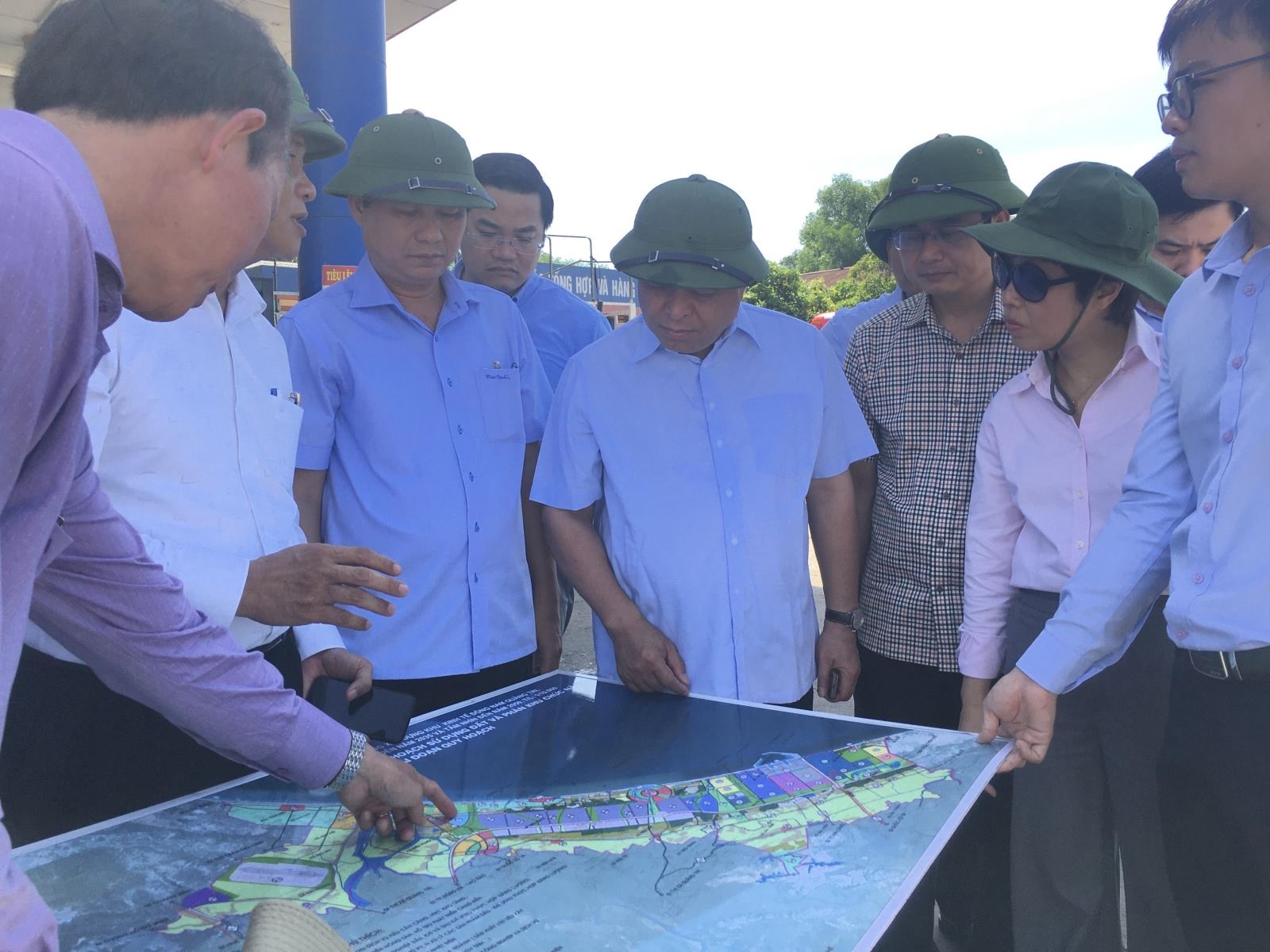 Bộ trưởng Bộ KH&ĐT Nguyễn Chí Dũng khảo sát vị trí Khu công nghiệp VISIP