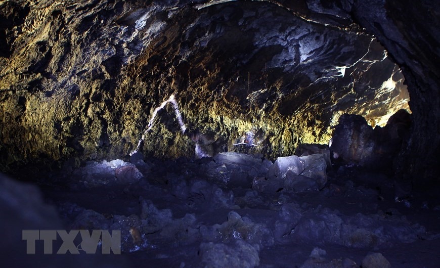 Hệ thống hang động núi lửa từ miệng núi lửa Chư B’Luk chạy dọc theo sông Sêrêpôk đến khu vực thác Dray Sáp(Đắk Nông). (Ảnh: Dương Giang/TTXVN)