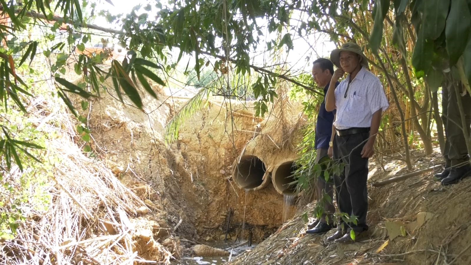 Vị trí nước xả thải của KCN Nam Đông Hà và Bệnh viện Đa khoa tỉnh đổ ra sông Vĩnh Phước