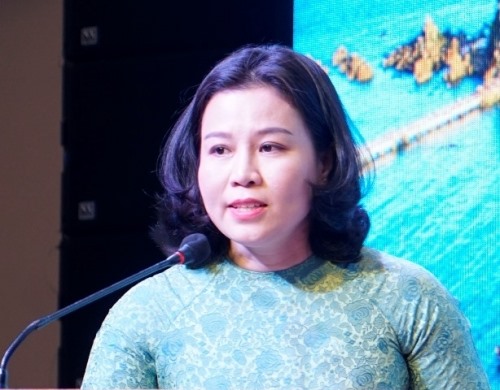 Bà Nguyễn Thị Thành An - Phó Giám đốc Sở Du lịch Nghệ An - Phó Ban thường trực cuộc thi trình bày thể lệ cuộc thi. Ảnh: TT.