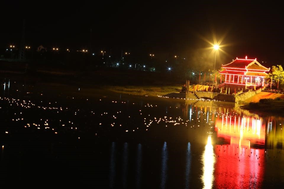 Sông Thạch Hãn về đêm. Ảnh: Nguyễn Duy Hùng