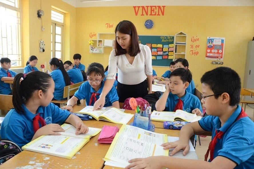 Những giáo viên được tuyển dụng trước ngày 1.7.2020 vẫn sẽ được hưởng chính sách “viên chức suốt đời“. Ảnh minh họa: Hải Nguyễn
