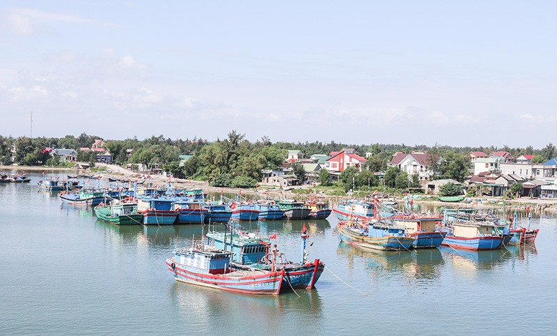 Đội tàu thuyền khai thác hải sản của huyện Gio Linh. Ảnh: AP