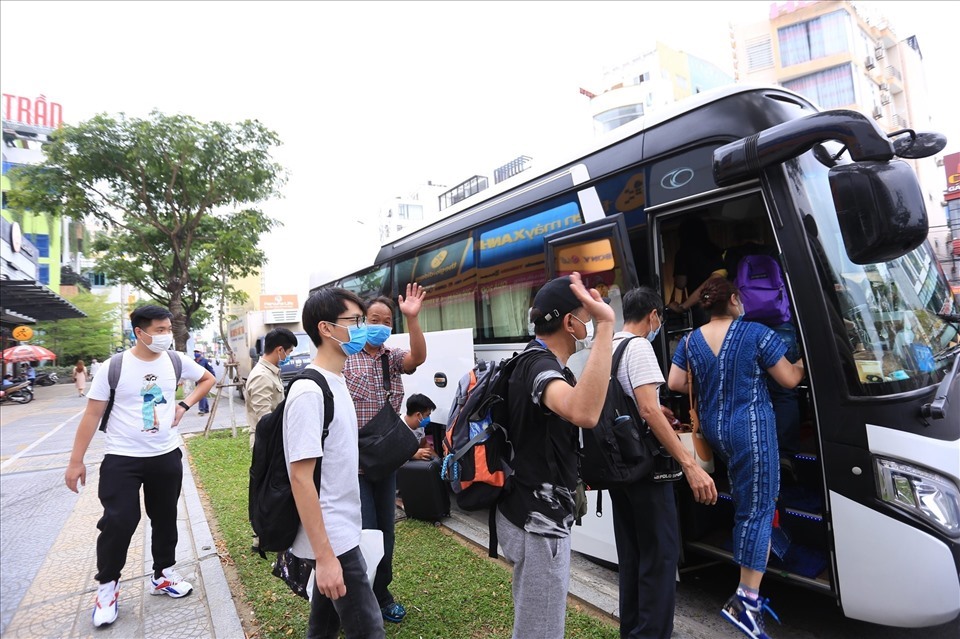 Hơn 44.274 lao động trong ngành du lịch, dịch vụ ở Đà Nẵng bị mất việc do dịch COVID-19 tái phát. Ảnh: Thùy Trang
