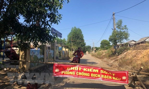 Chốt kiểm soát dịch bệnh bạch hầu tại huyện Vĩnh Linh. (Ảnh: Hồ Cầu/TTXVN)