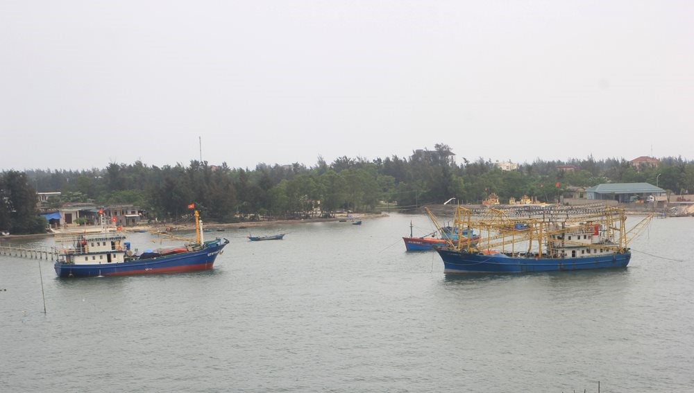 Quảng Trị hiện đảm bảo thông tin liên lạc thường xuyên về tình hình mưa bão cho hơn 2.300 tàu thuyền với gần 7.200 người