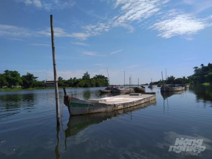 Những chiếc 'lồng thuyền” trên sông Ô Giang, Quảng Trị. Ảnh: Công Điền.