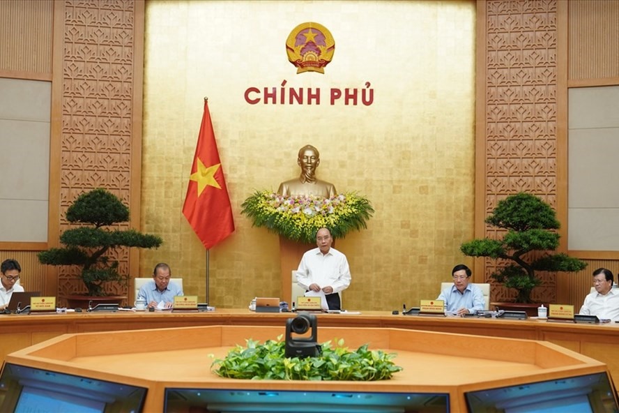 Thủ tướng Nguyễn Xuân Phúc phát biểu tại cuộc họp. Ảnh VGP