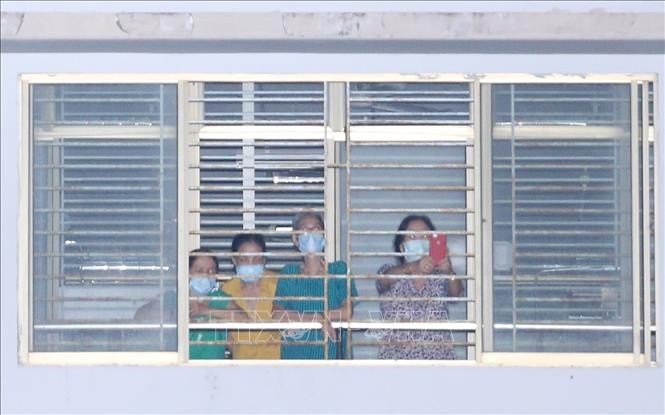 Các bệnh nhân ghi lại hình ảnh Bệnh viện C Đà Nẵng được gỡ lệnh phong tỏa vào 0 giờ ngày 8/8.