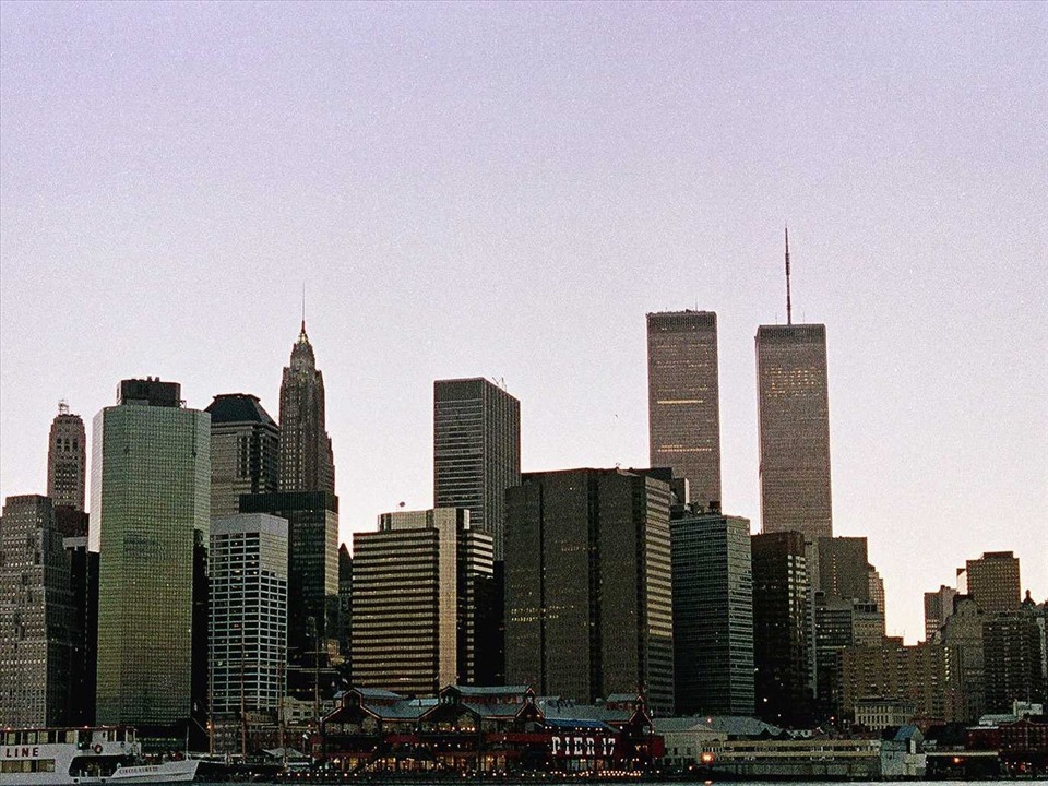 Toà Tháp Đôi sừng sững ở New York. Ảnh: AP