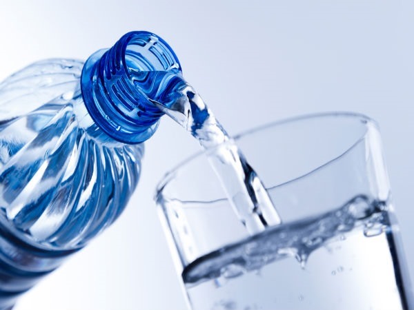 Uống đủ nước mỗi ngày sẽ mang lại cho bạn một sức khỏe tốt. Ảnh Boldsky