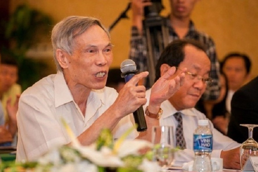 Ông Trương Đình Tuyển làm Tổ trưởng tư vấn kinh tế xã hội tỉnh Nghệ An. Ảnh: Lê Nguyễn