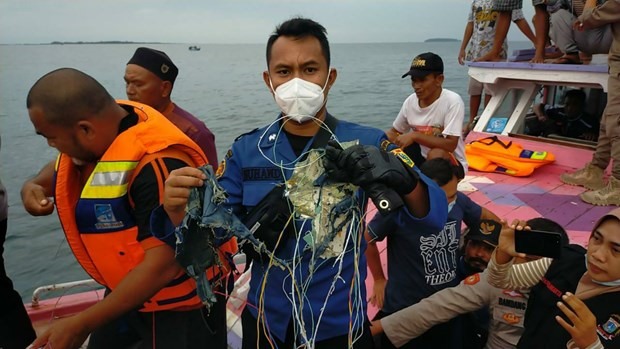 Một số mảnh vỡ được cho là của chiếc máy bay mất tích của hãng hàng không Sriwijaya Air (Indonesia). (Nguồn: aviation24.be)